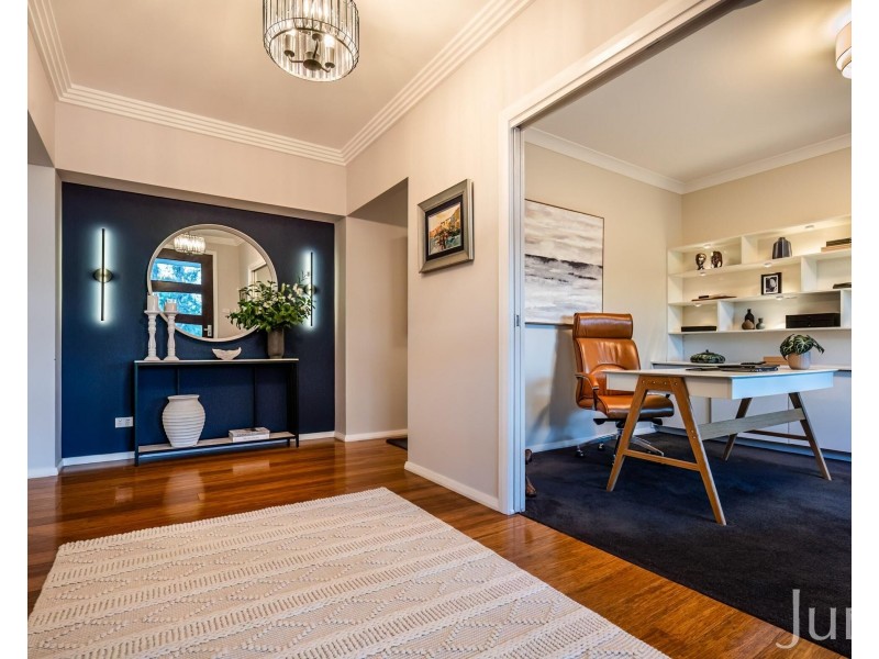 60 Blackburn Close, Lovedale NSW 2325