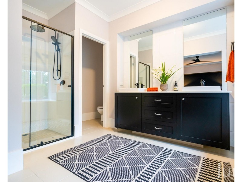 60 Blackburn Close, Lovedale NSW 2325