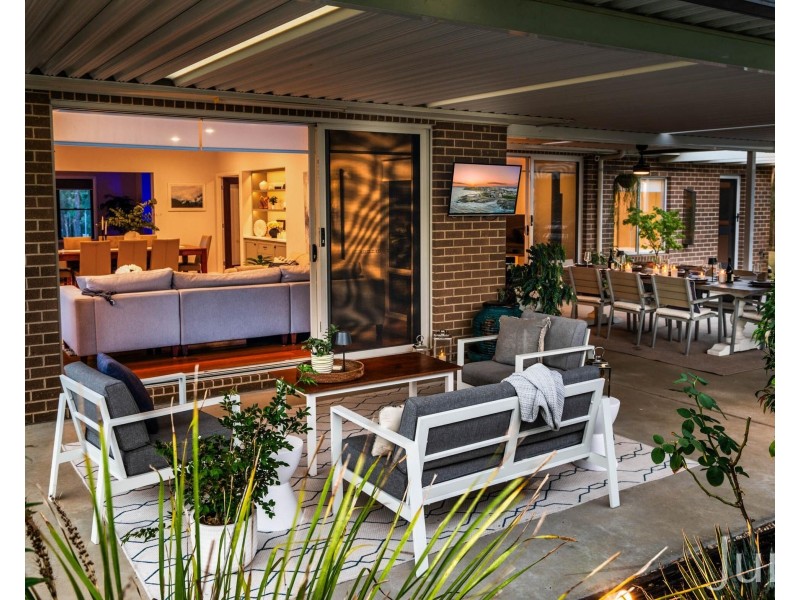 60 Blackburn Close, Lovedale NSW 2325