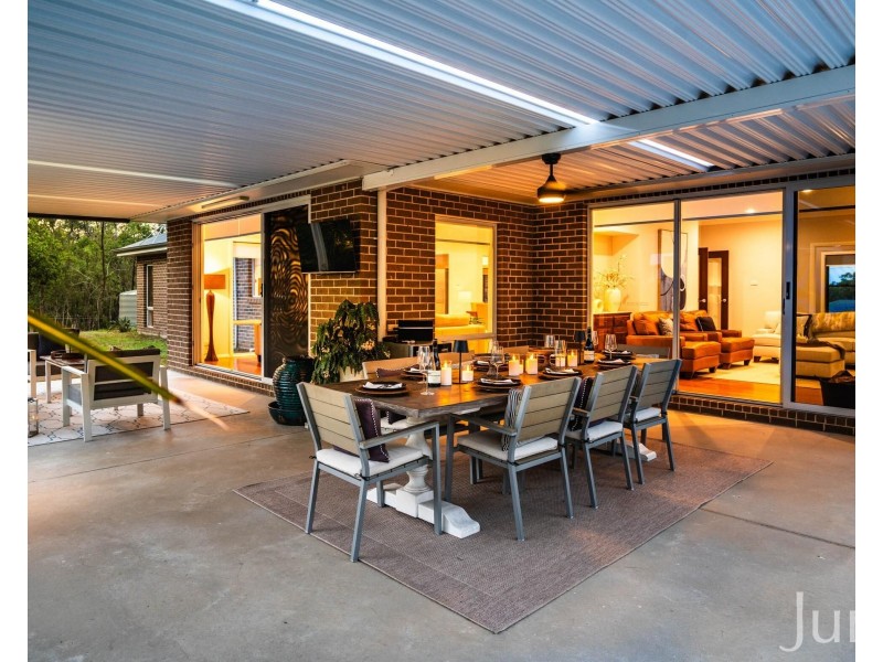 60 Blackburn Close, Lovedale NSW 2325