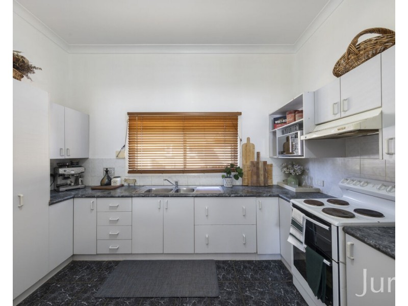 126 Harle Street, Abermain NSW 2326