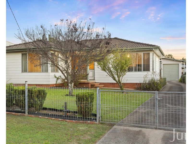 33 Moore Street, Cessnock NSW 2325