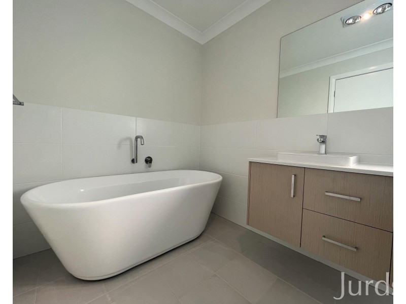 7 Jewell Road, North Rothbury NSW 2335