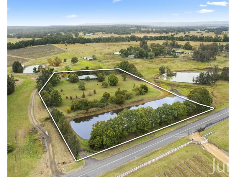 389 Wilderness Road, Lovedale NSW 2325