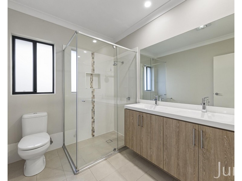 9 Abberton Parkway, North Rothbury NSW 2335
