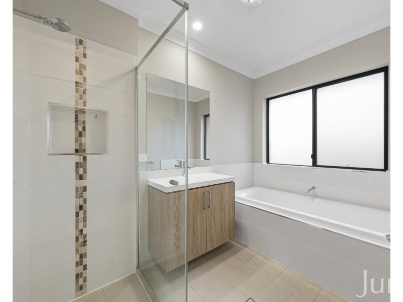 9 Abberton Parkway, North Rothbury NSW 2335