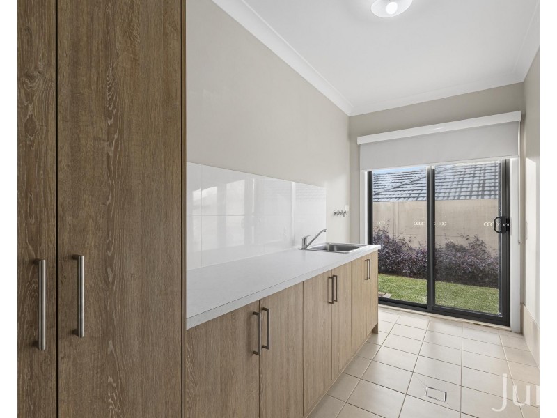 9 Abberton Parkway, North Rothbury NSW 2335