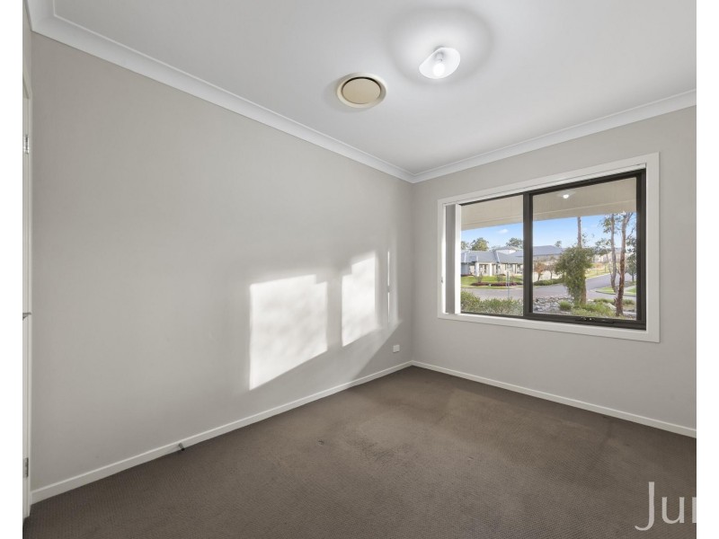 9 Abberton Parkway, North Rothbury NSW 2335