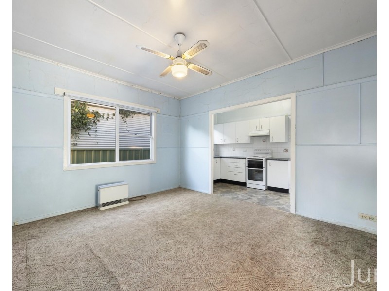 9 Barrett Avenue, Cessnock NSW 2325