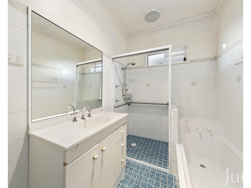 9 Barrett Avenue, Cessnock NSW 2325