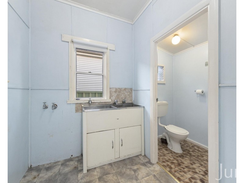 9 Barrett Avenue, Cessnock NSW 2325