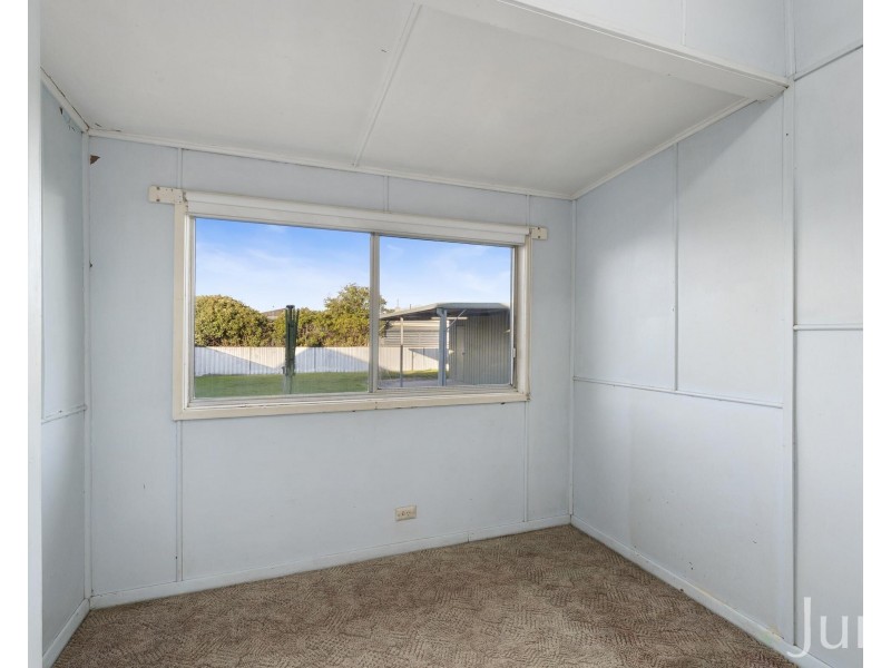 9 Barrett Avenue, Cessnock NSW 2325
