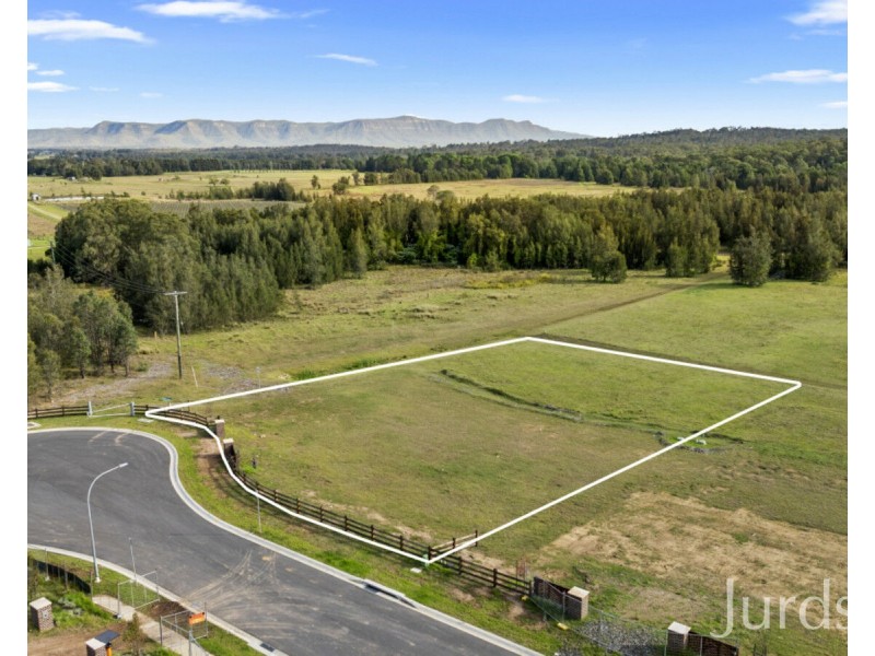 60 Crown Line Drive, Rothbury NSW 2320