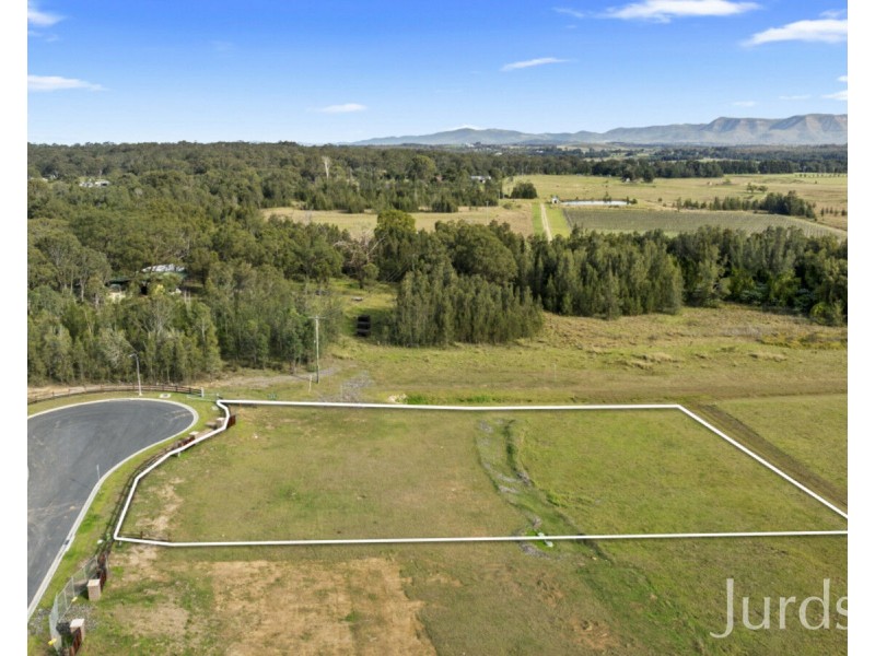 60 Crown Line Drive, Rothbury NSW 2320