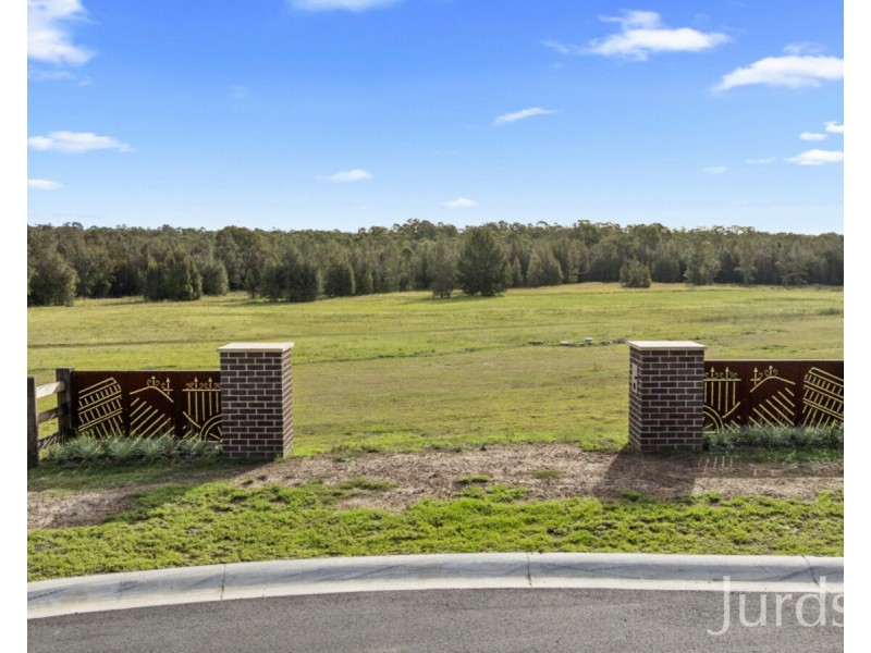 60 Crown Line Drive, Rothbury NSW 2320