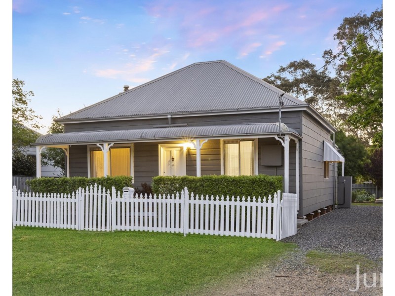 10 Scott Street, North Rothbury NSW 2335