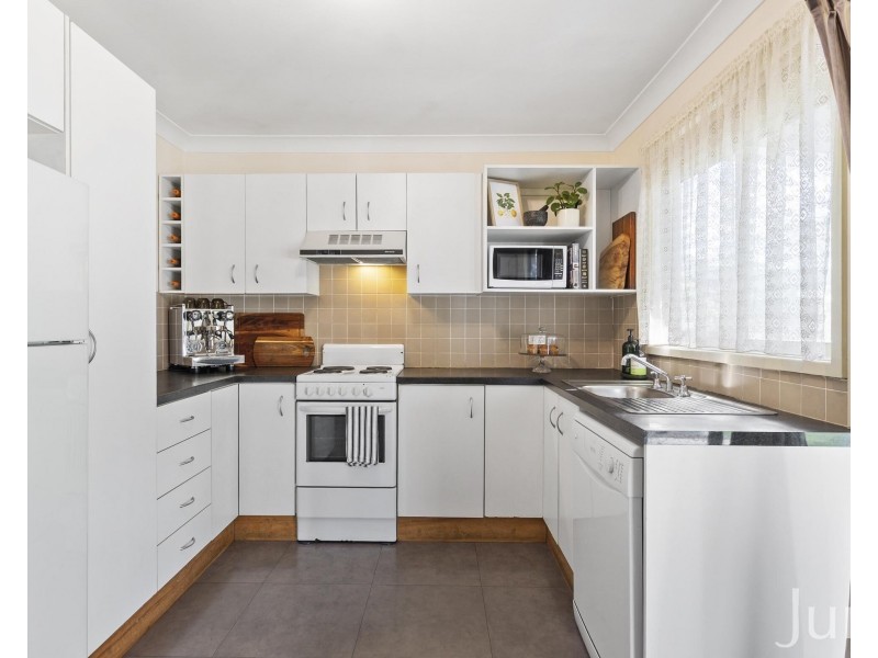 10 Scott Street, North Rothbury NSW 2335
