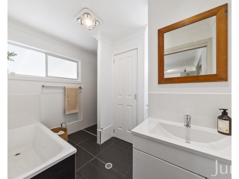 10 Scott Street, North Rothbury NSW 2335