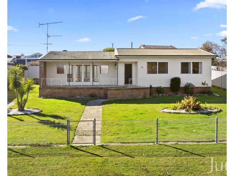 28 Mills Crescent, Cessnock NSW 2325