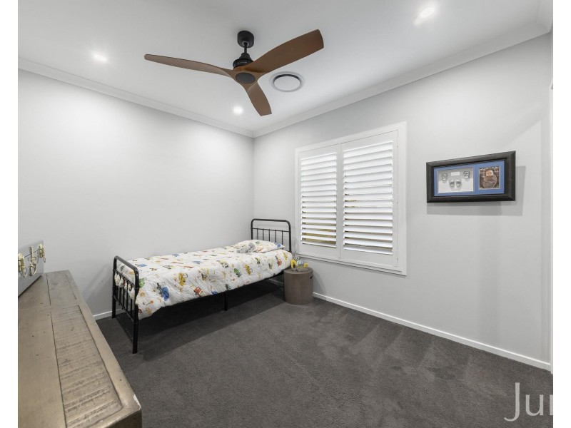 6 Saxby Avenue, North Rothbury NSW 2335