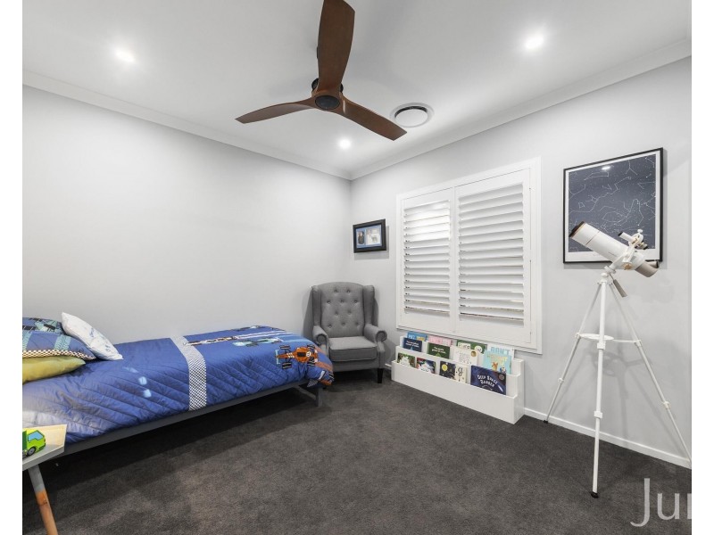6 Saxby Avenue, North Rothbury NSW 2335