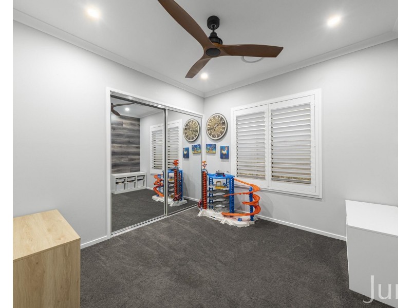 6 Saxby Avenue, North Rothbury NSW 2335