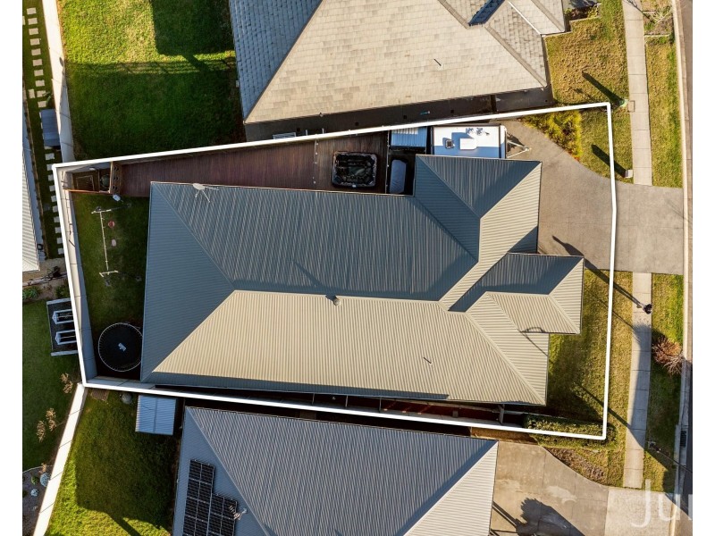 6 Saxby Avenue, North Rothbury NSW 2335