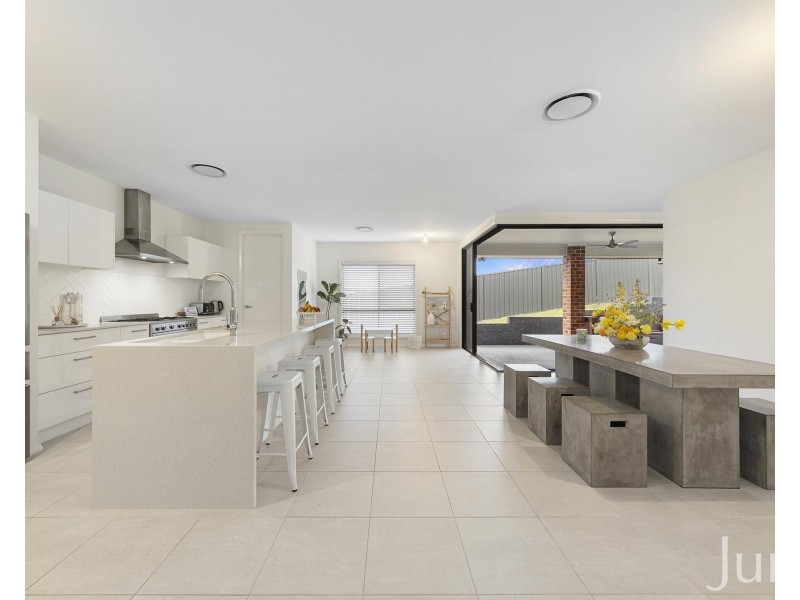 4 Waterfort Close, Bellbird NSW 2325