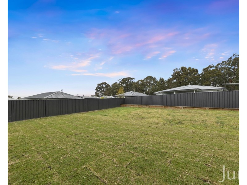 4 Waterfort Close, Bellbird NSW 2325