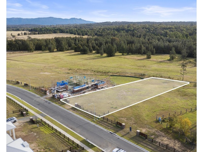 42 Crown Line Drive, Rothbury NSW 2320