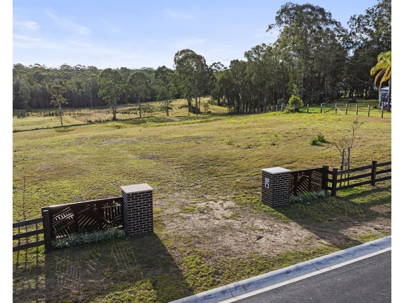 42 Crown Line Drive, Rothbury NSW 2320