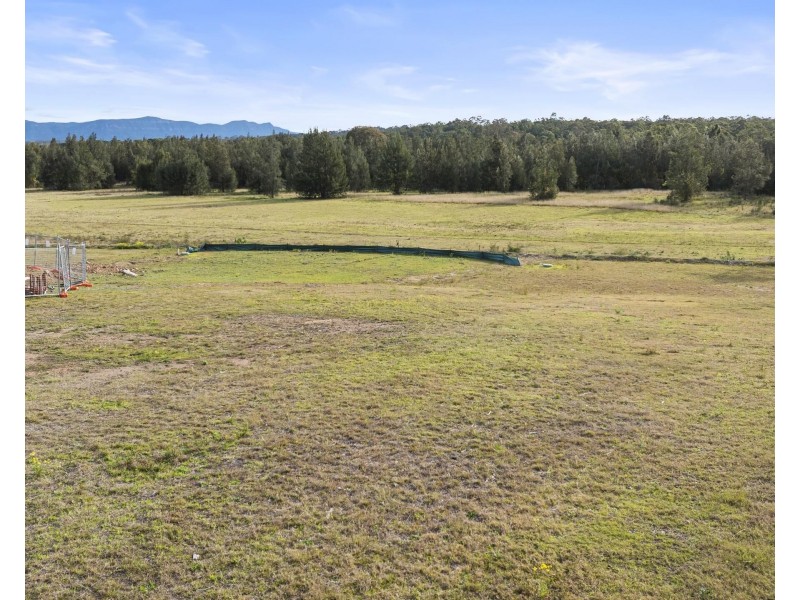 42 Crown Line Drive, Rothbury NSW 2320