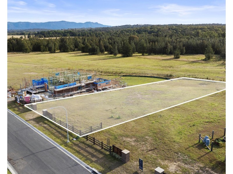 42 Crown Line Drive, Rothbury NSW 2320