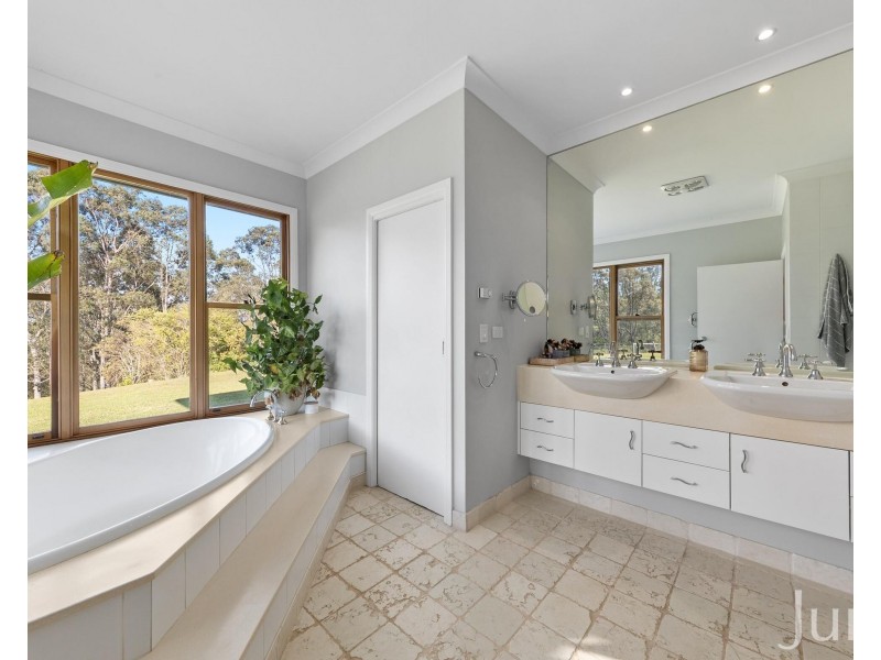 141 Camp Road, Lovedale NSW 2325