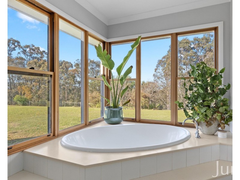 141 Camp Road, Lovedale NSW 2325
