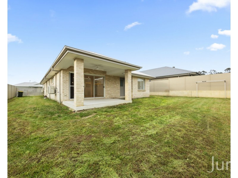 26 Maher Street, North Rothbury NSW 2335