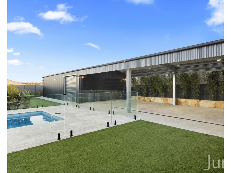 8 Ellerton Avenue, North Rothbury NSW 2335