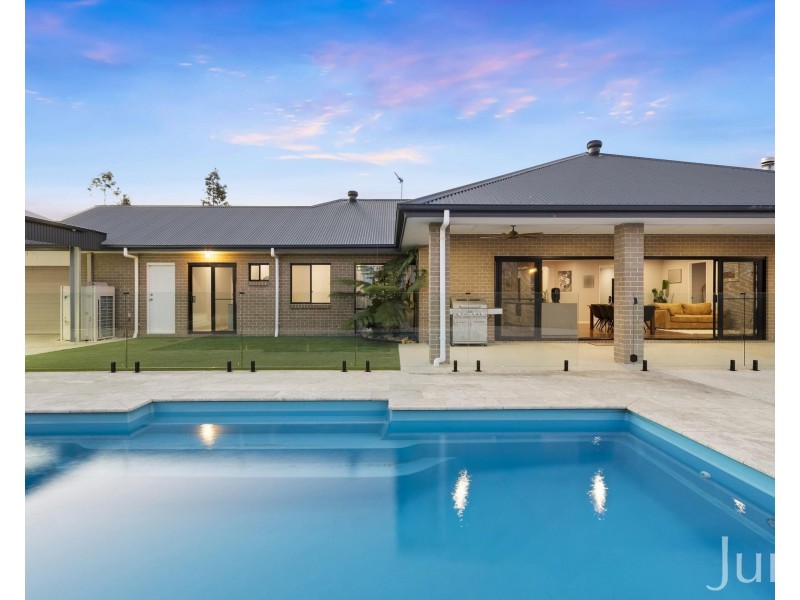 8 Ellerton Avenue, North Rothbury NSW 2335