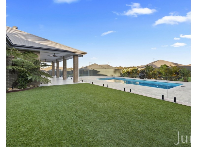8 Ellerton Avenue, North Rothbury NSW 2335