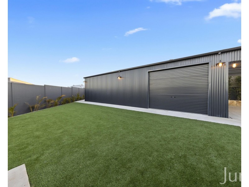8 Ellerton Avenue, North Rothbury NSW 2335