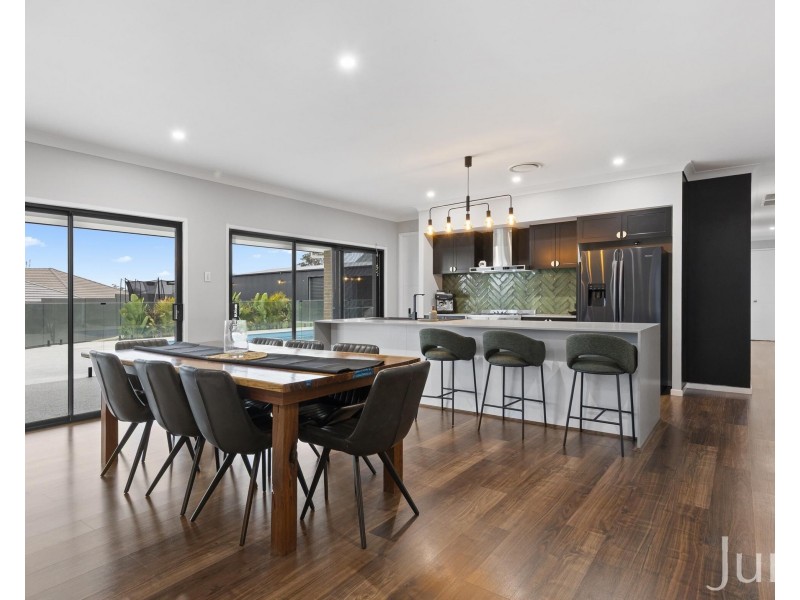 8 Ellerton Avenue, North Rothbury NSW 2335