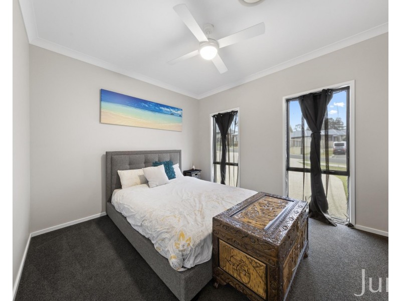 8 Ellerton Avenue, North Rothbury NSW 2335