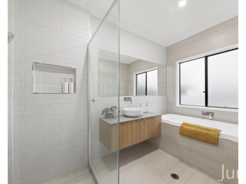 8 Ellerton Avenue, North Rothbury NSW 2335