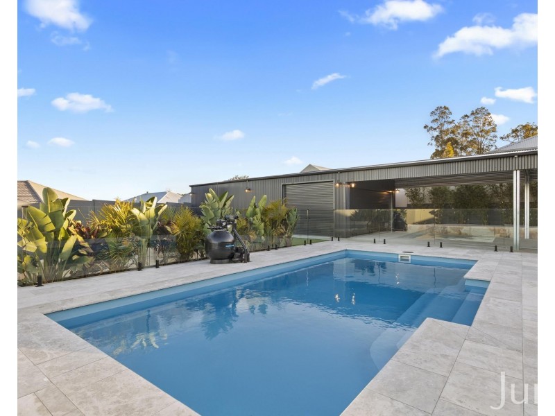 8 Ellerton Avenue, North Rothbury NSW 2335