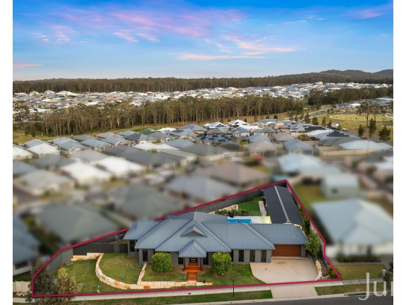 8 Ellerton Avenue, North Rothbury NSW 2335