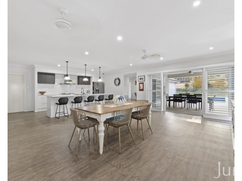 4 Rampling Avenue, North Rothbury NSW 2335
