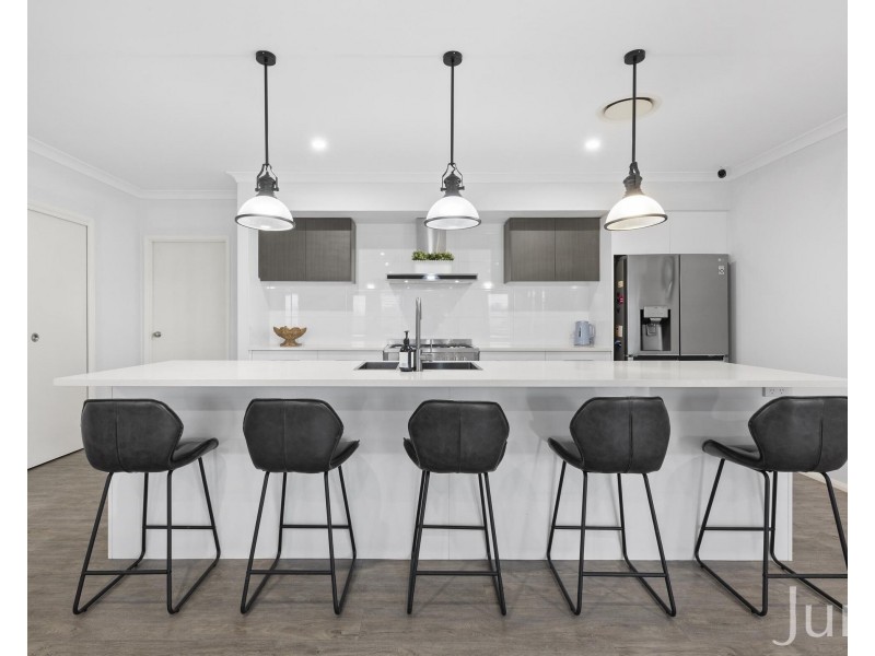 4 Rampling Avenue, North Rothbury NSW 2335