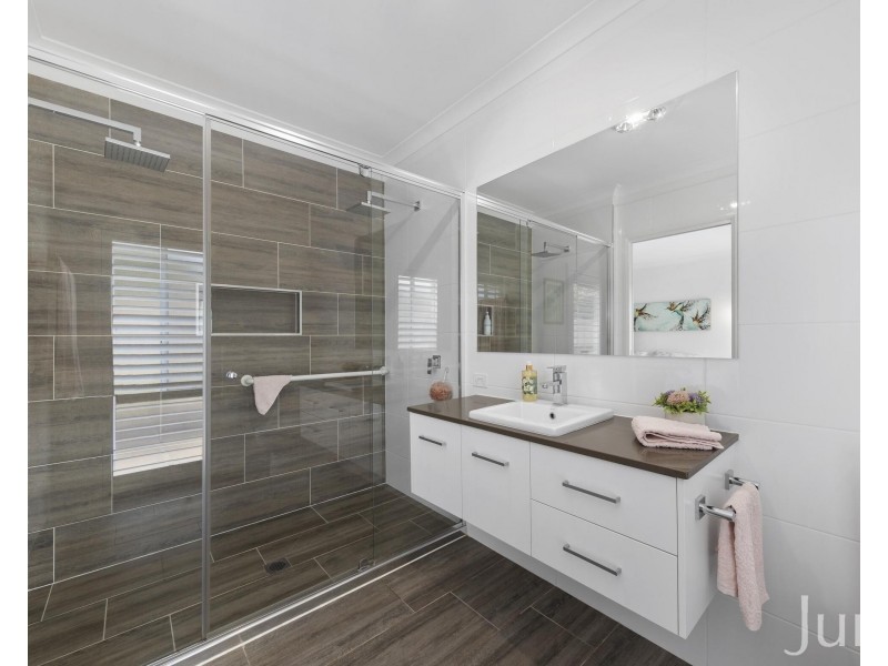 4 Rampling Avenue, North Rothbury NSW 2335