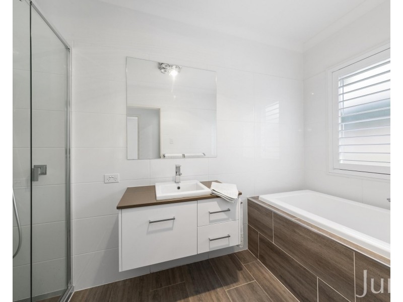 4 Rampling Avenue, North Rothbury NSW 2335