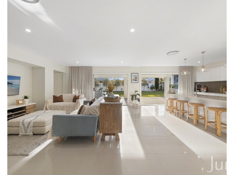 43 Tooze Circuit, North Rothbury NSW 2335